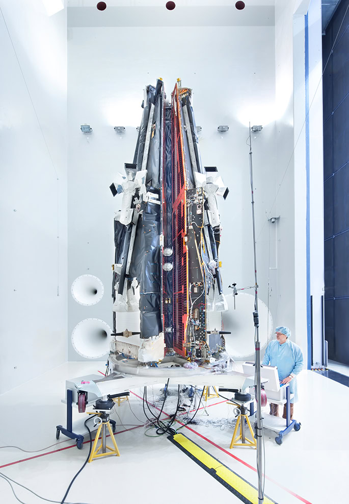 Schalllabor für Weltraumtests mit einem Satellit